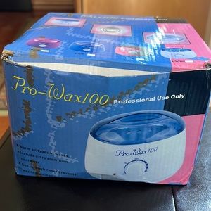 Selling a UK plug melting wax pot